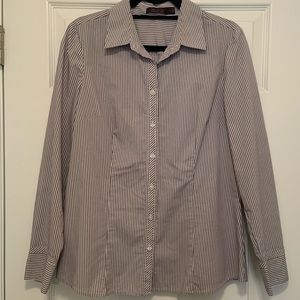 The Limited Light Purple Essential Button Down
